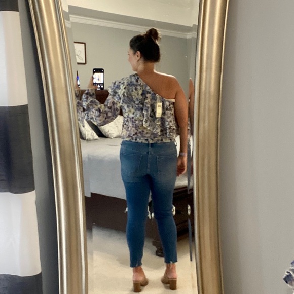 NWT Floral One Shoulder Top - Picture 4 of 9